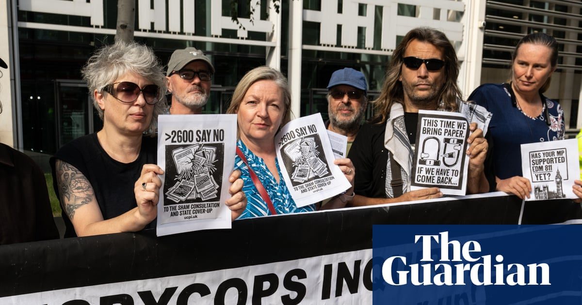 Undercover police officer lied to spycops inquiry about sexual relationship