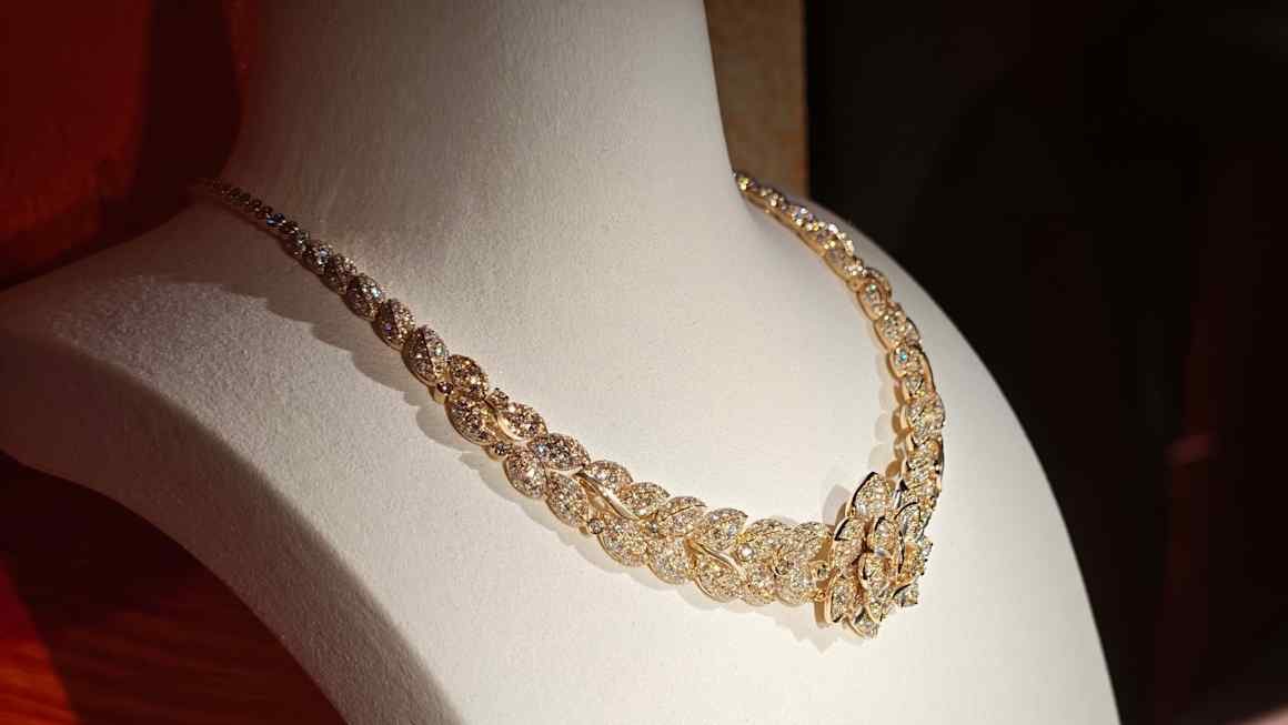 De Beers bets on a taste for the real to restore diamonds’ sparkle