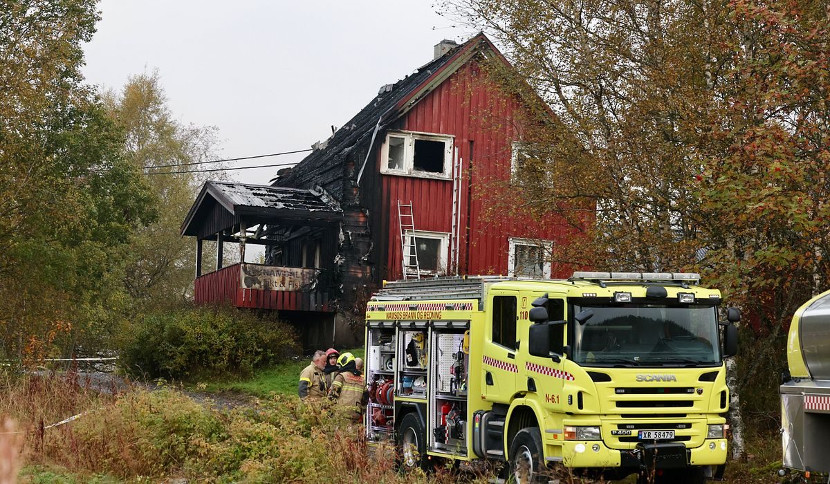 Brann i to hus i samme område