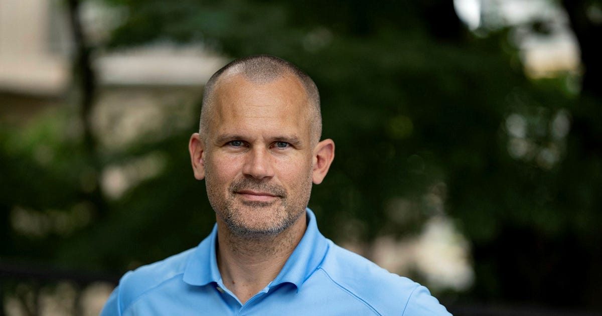 Bokmässan ställer in Stefan Holms programpunkter efter polisanmälan