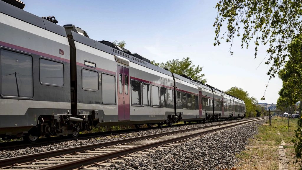 Trein met 186 passagiers ontspoord in Frankrijk, 18-jarige vrouw ernstig gewond
