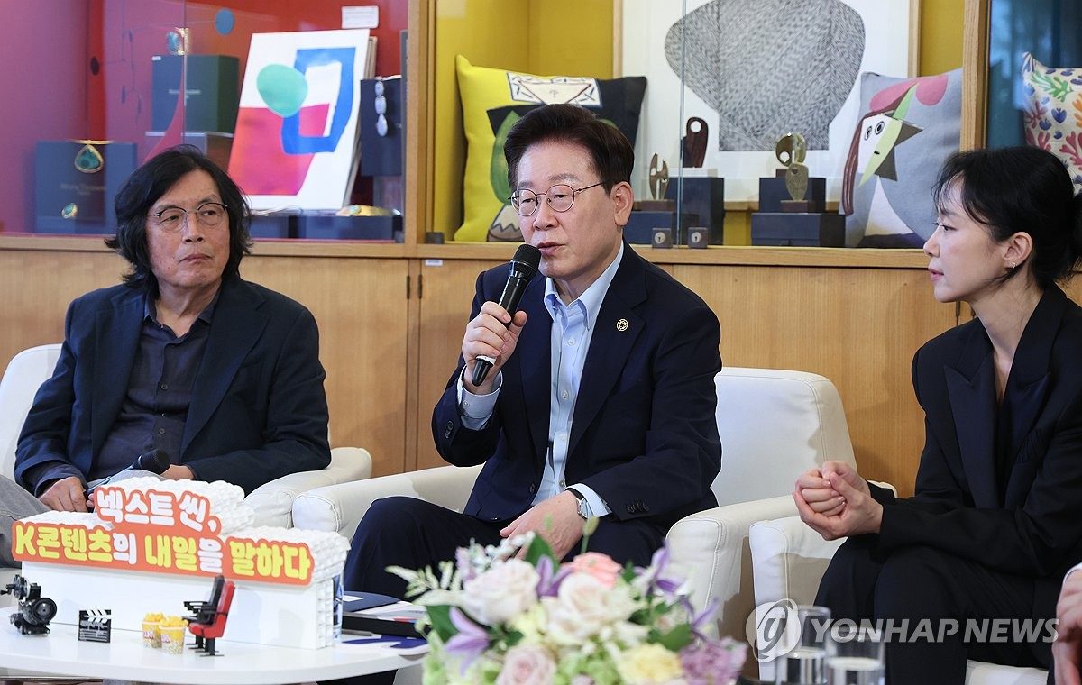 李대통령, 美 영화협회 만나 "韓 민주주의·손재주 뛰어나"