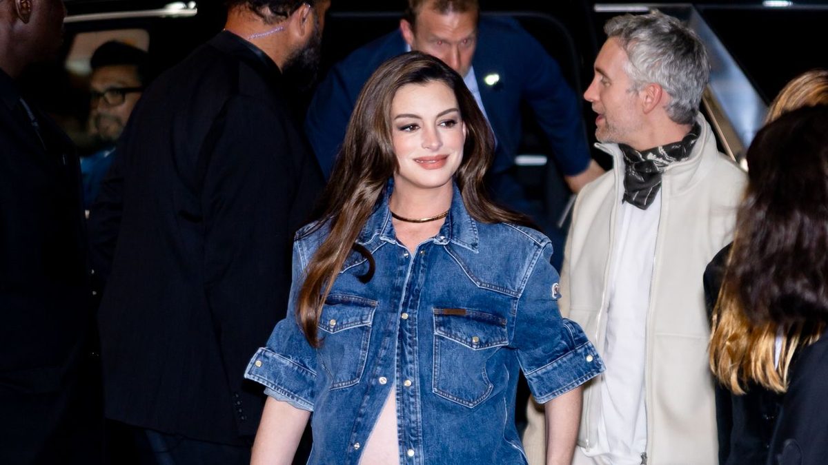 A Pregnant Anne Hathaway Doubles Down On Double Denim