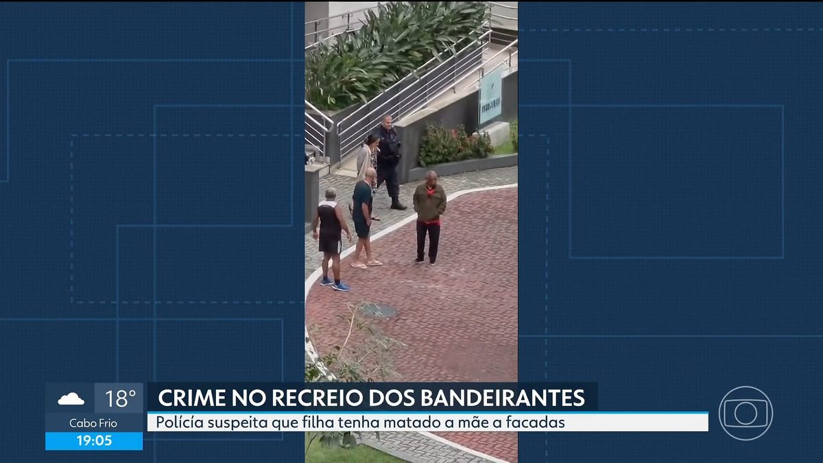 Mulher é morta a facadas no Recreio