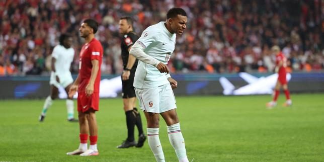 Kylian Mbappé souffre d’une « hyperextension du genou gauche » après sa blessure lors de Turquie-France