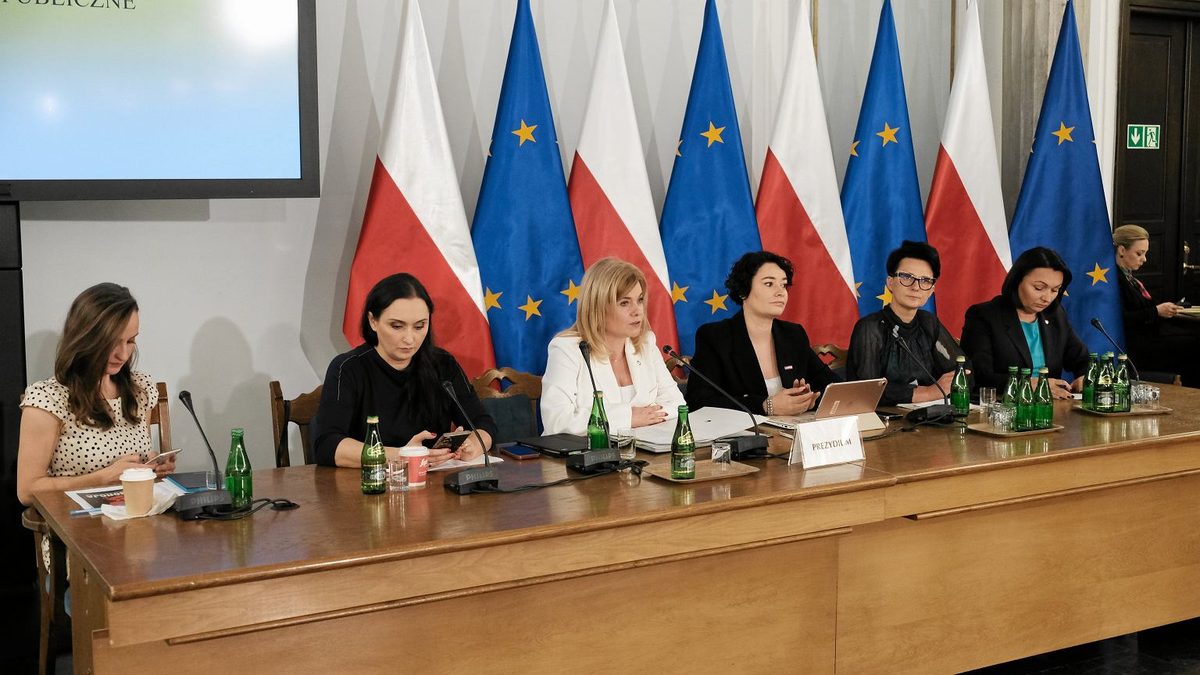 Miał być przełom, a jest zamieszanie. Posiedzenie komisji ws. aborcji odwołane