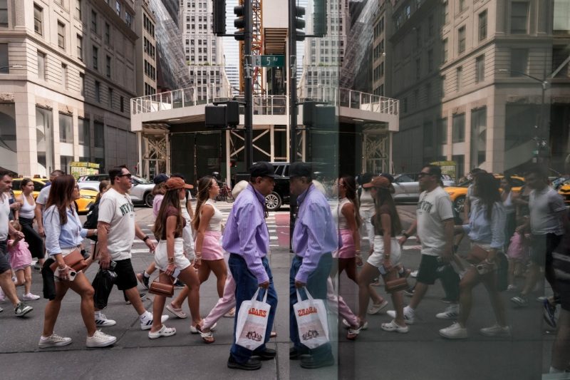 US consumer inflation picks up in August