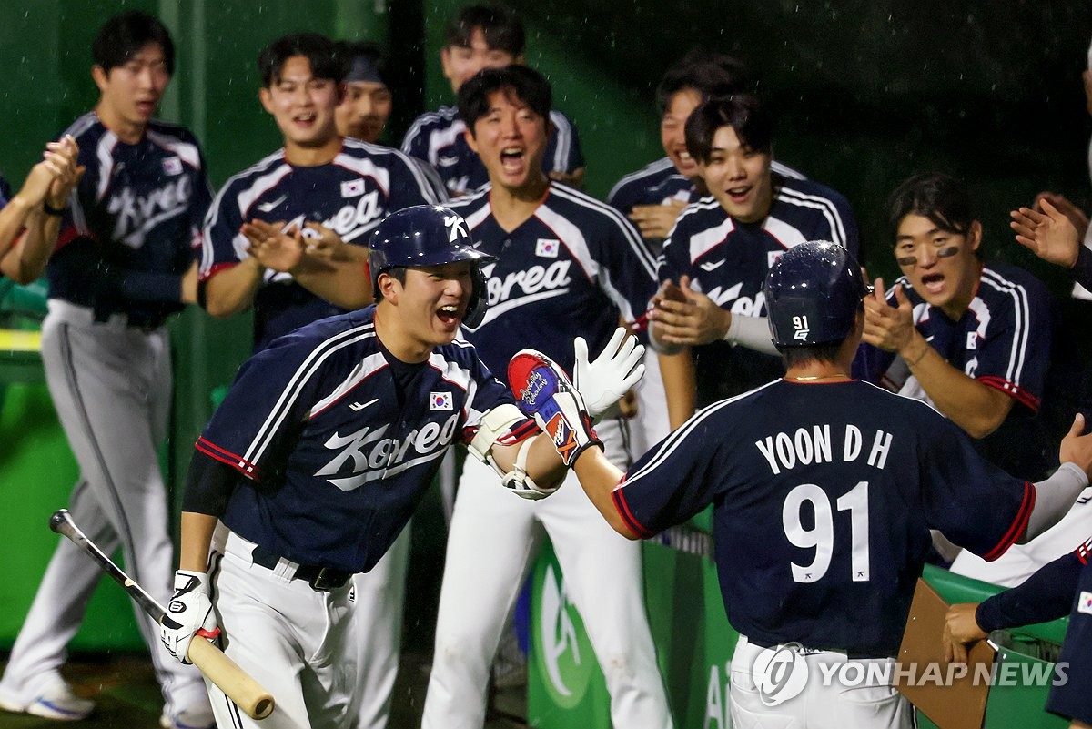 [아시안게임] 우여곡절 끝에 5연패…류지현호, 한일전 패배 딛고 금메달