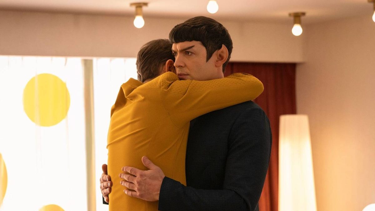 Ethan Peck Officially Crowns a New "Mayor of Star Trek" [Exclusive]