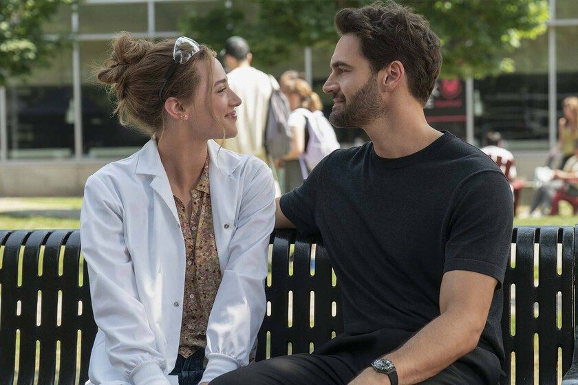 La comedia romántica de moda no es en realidad una comedia: lo que 'La hipótesis del amor' revela sobre las mujeres en…