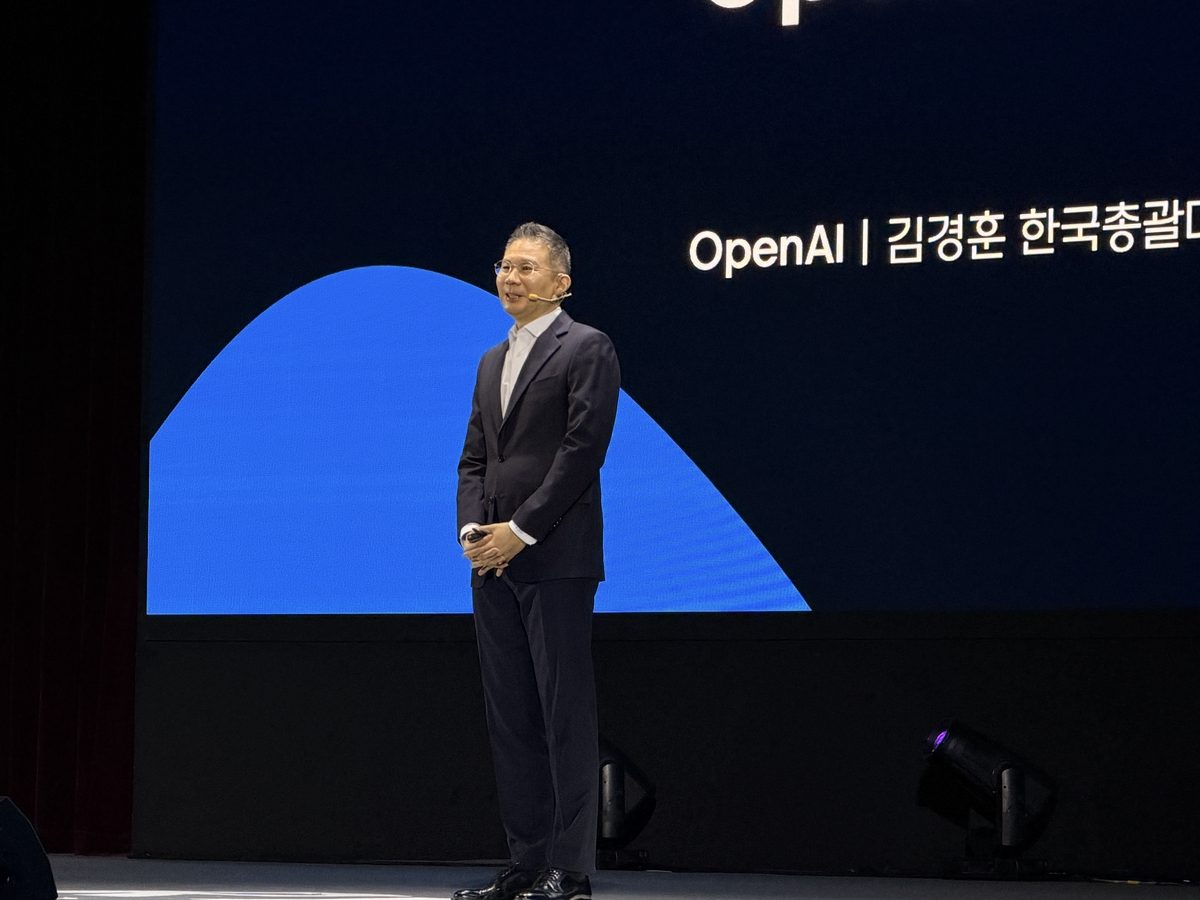 [AI프리즘] 오픈AI "AI 잘 쓰는 기업 8.6배 앞서…업무를 재설계하라"