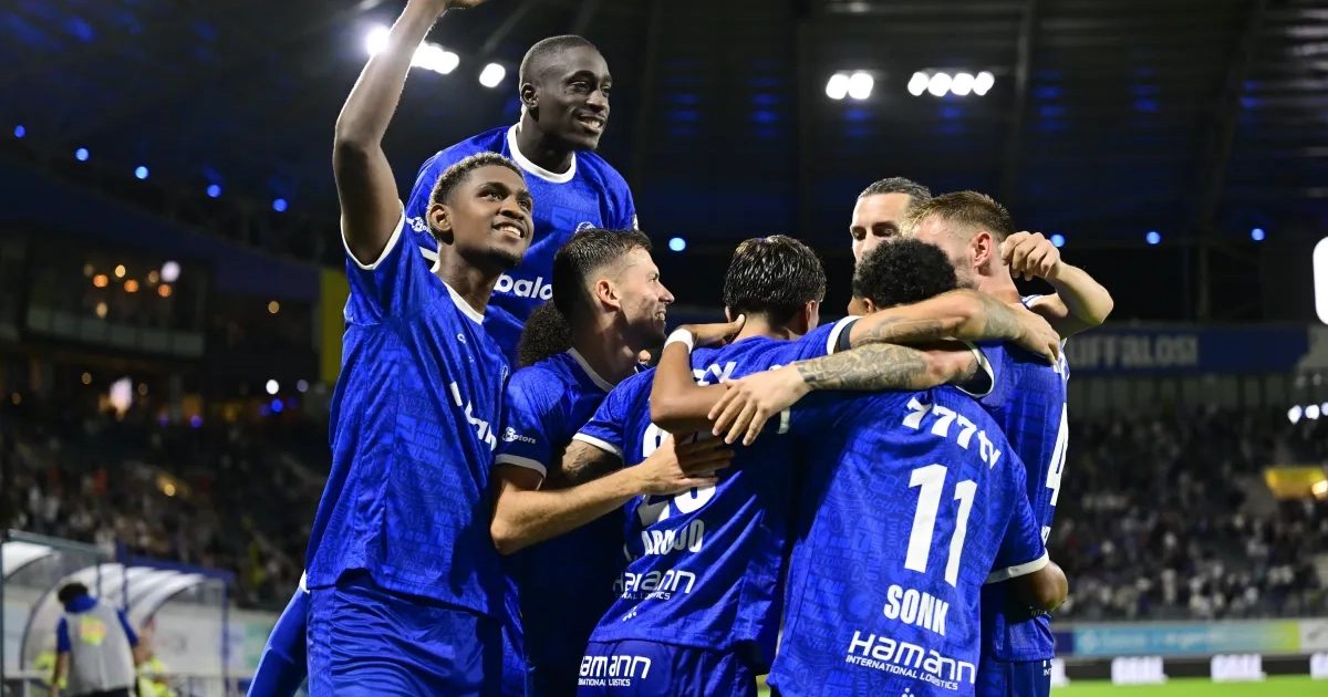 Vanhaezebrouck waarschuwt concurrentie na spectaculaire start van KAA Gent