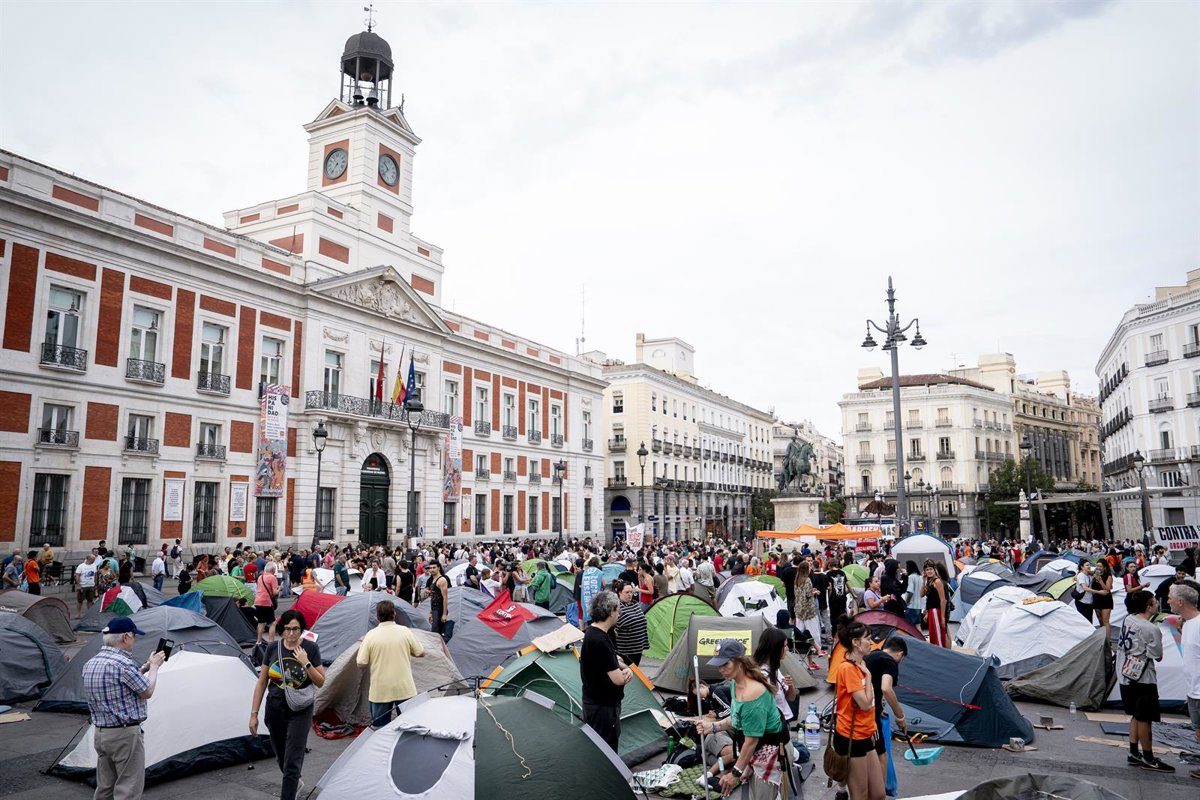 Sindicato de inquilinas exige contratos de alquiler indefinidos y no descarta acampadas en otras ciudades