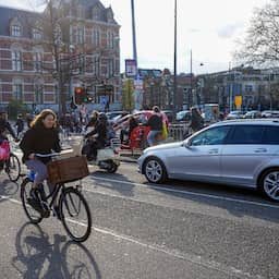 Veel landen verlagen brandstofbelasting, maar 'hoge prijzen hebben een functie'