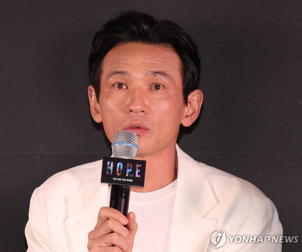 황정민 스토킹 혐의 여성에 벌금 600만원 선고(종합)