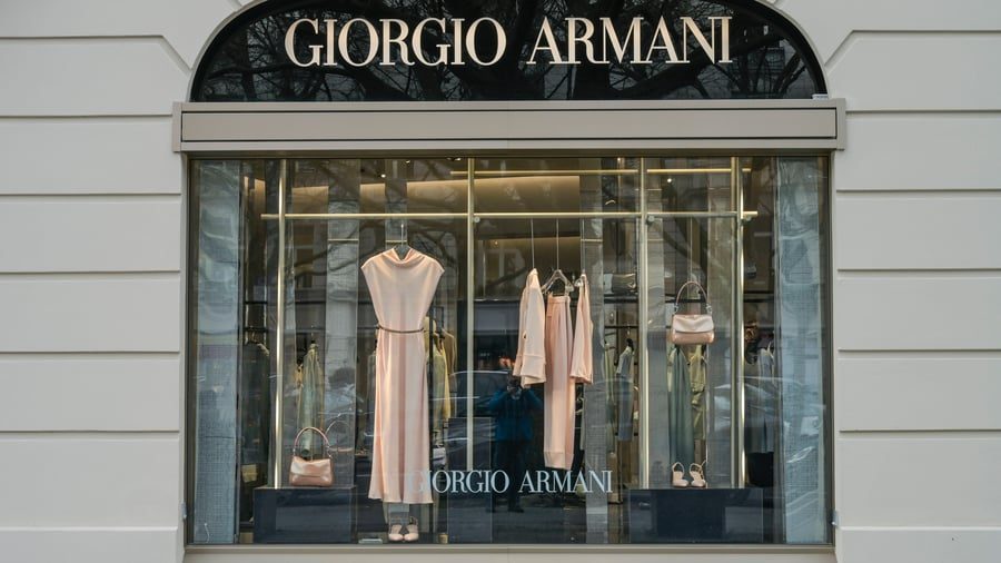 Armani: Modehaus Armani offen für mehrere Investoren bei Verkauf von 15-Prozent-Anteil