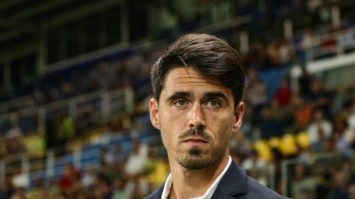 Carlos Cuesta non è più l'allenatore del Parma