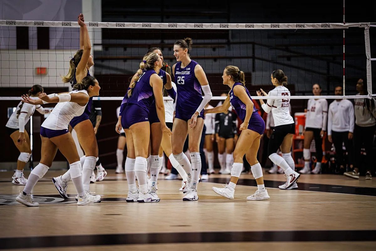 Volleyball: NU splits Big Ten-SEC Challenge