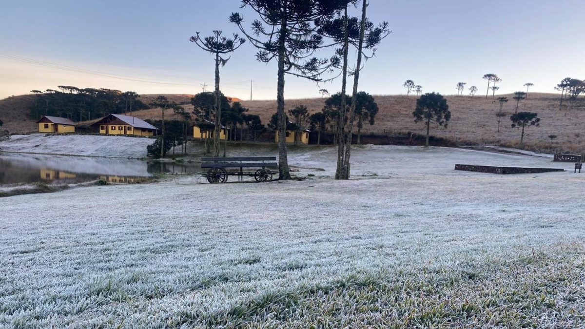 Ainda pode nevar no RS? Veja previsão do tempo com amanhecer gelado nesta terça-feira