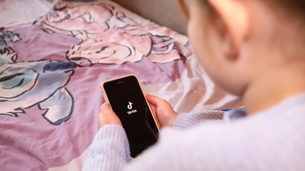 Kabinet steunt Europese leeftijdsgrens sociale media