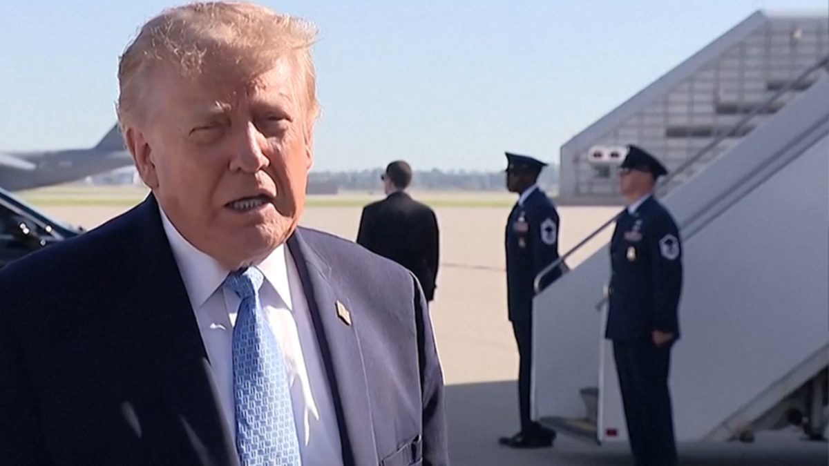 Donald Trump reageert op arrestaties na verdachte busjes bij vliegbasis VS