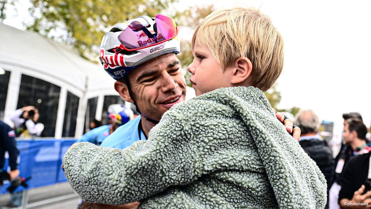 "Op vijf rondes van het einde ging het licht al uit": blik op de WK-gok van Wout van Aert, die zich in finale helemaal…