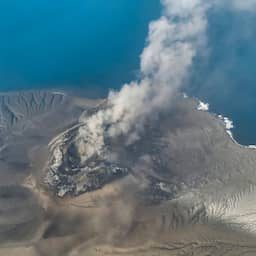 Vliegveld van Jakarta weer open na verstoring door vulkaanuitbarsting Krakatau