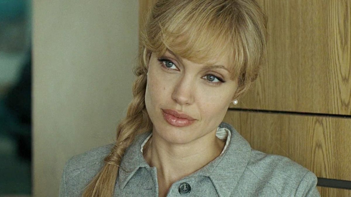 Angelina Jolie's Underrated Action Thriller Got A Well-Deserved Perfect Review From Roger Ebert