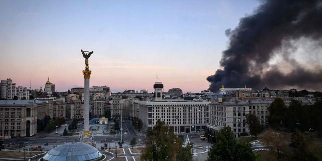 EN DIRECT, guerre en Ukraine : la Russie reprend ses frappes sur Kiev faisant au moins deux morts et sept blessés