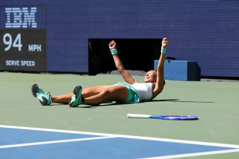 Zheng stuns Swiatek to reach US Open quarter-finals, Zverev and Rybakina advance