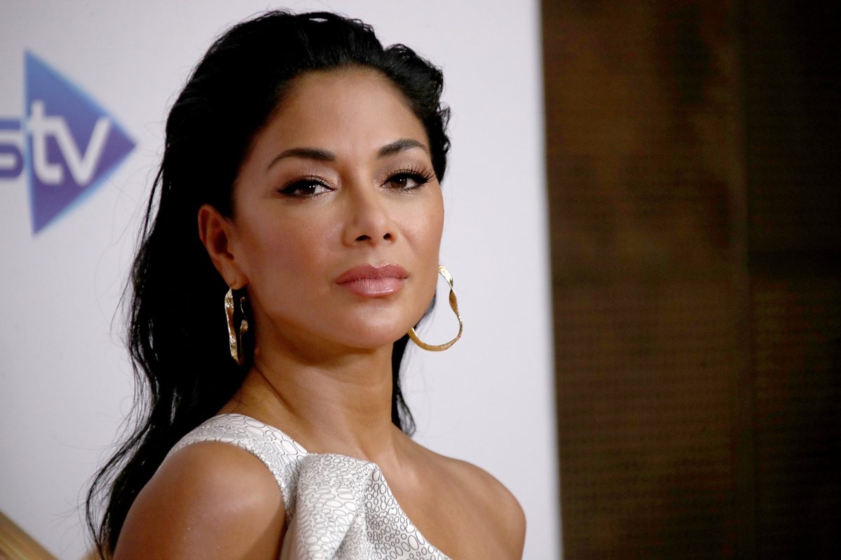 Nicole Scherzinger treedt met brandwond op been op in Amsterdam
