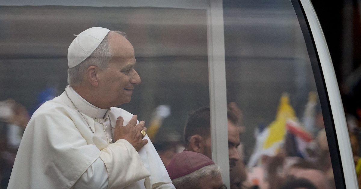 ”Comme il est bon et doux de se retrouver ensemble”: après le succès de son étape parisienne, le Pape est arrivé Lourdes