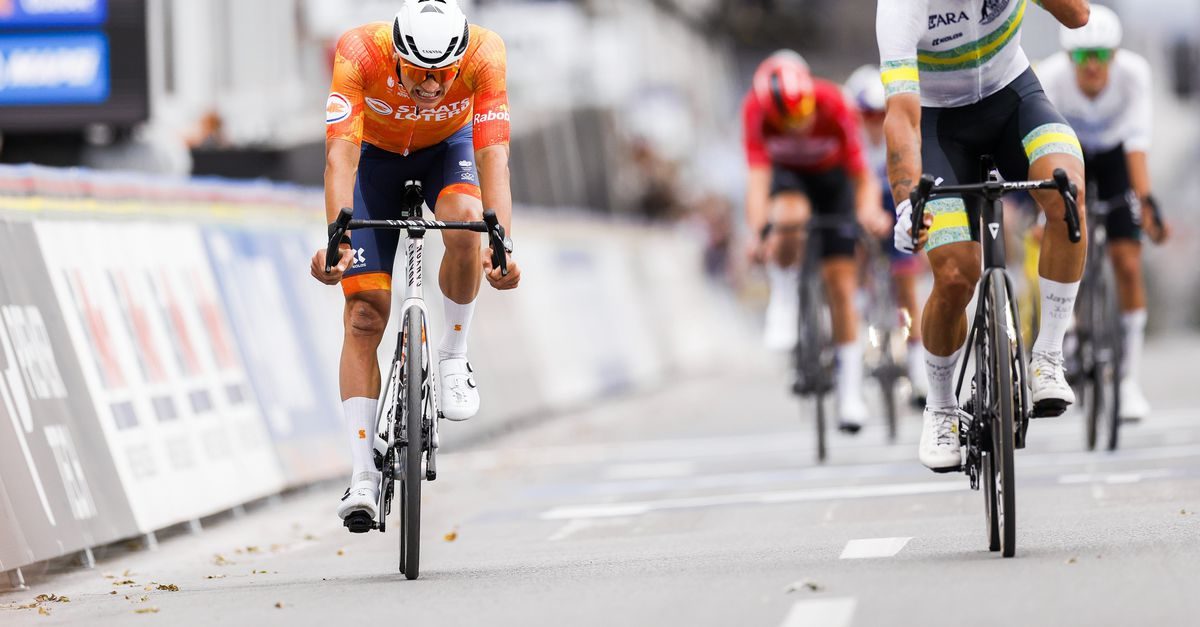 Smaakmaker Mathieu van der Poel pakt WK-brons na overlevingsstrijd op twee wielen. ‘Hij had pech’
