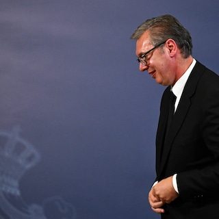 Servische president Vucic treedt af en maakt weg vrij voor vervroegde verkiezingen