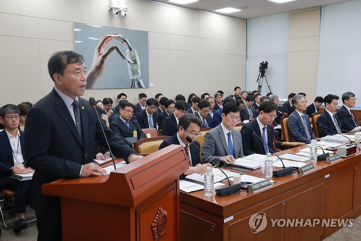 방미통위원장 "허위정보 플랫폼 감독권 취약…입법 보완 필요성"