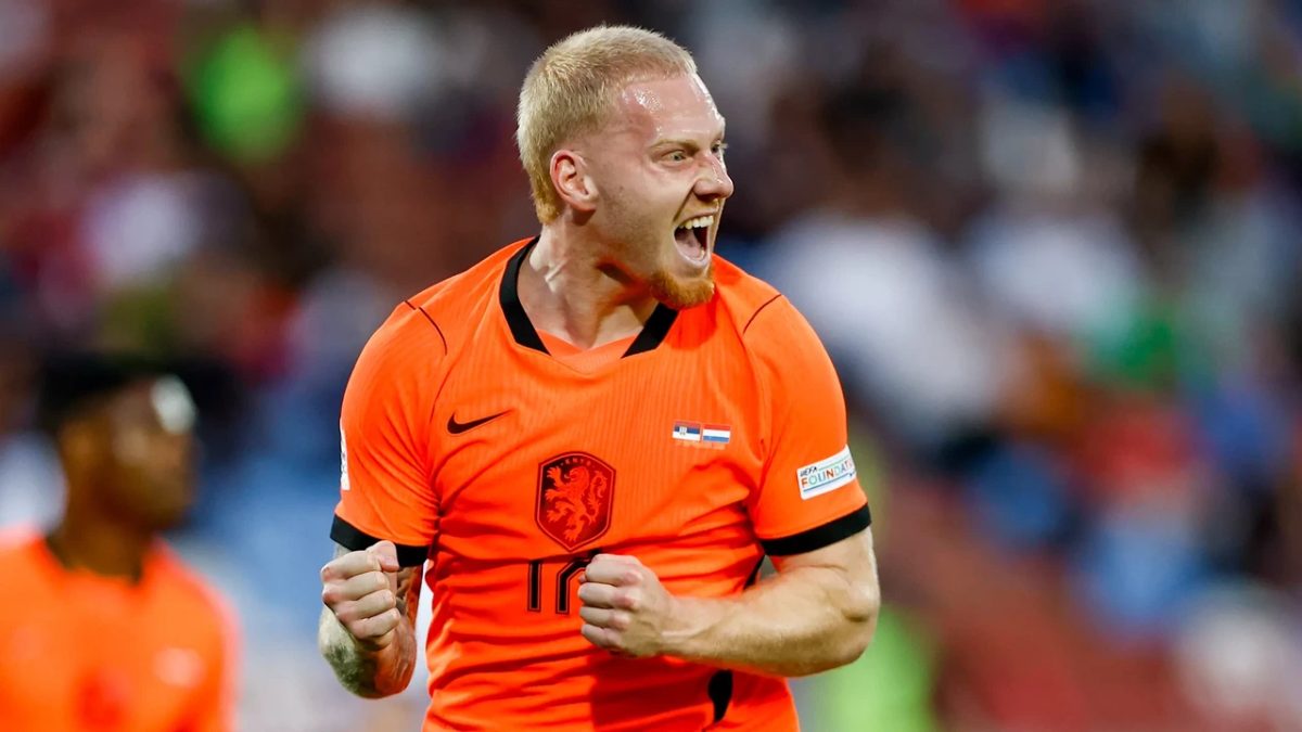 Meerdink leidt Oranje in Servië met twee goals naar eerste winst onder Xavi