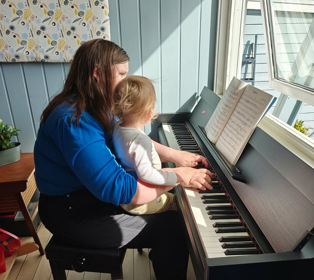 Bombardert med råd: Kristine (31) våknet hver time for å sjekke babyens pust