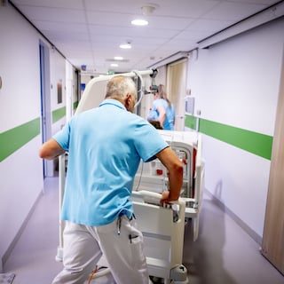 Elke vier minuten moet een 65-plusser naar de spoedeisende hulp vanwege een val