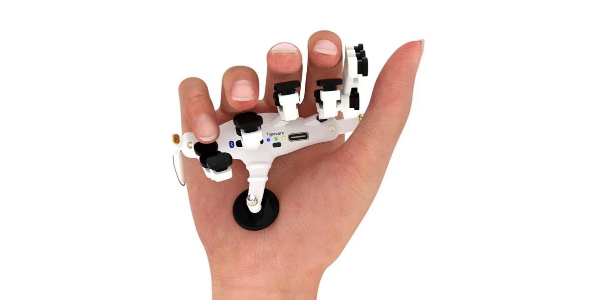 Voor dit ergonomische toetsenbord heb je geen bureau meer nodig