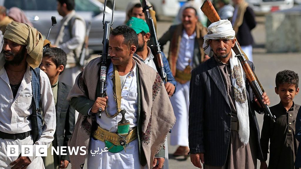 الحوثيون يتقدمون نحو باب المندب، ما أهمية المناطق التي سيطروا عليها؟