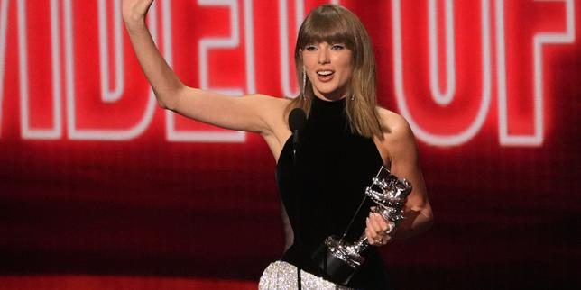 Taylor Swift au sommet des MTV Video Music Awards, avec un hommage à Dolly Parton