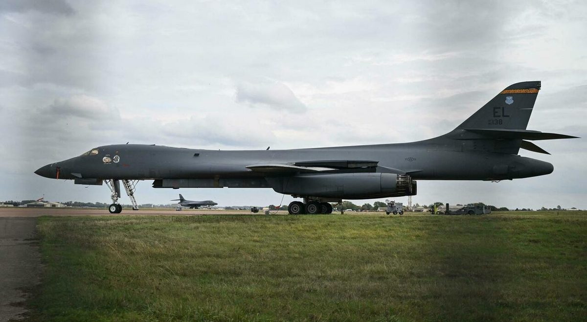 Gran Bretagna, allarme esplosivi vicino alla base Raf degli Usa a Fairford: cinque arresti, evacuate 85 case. L'ipotesi…