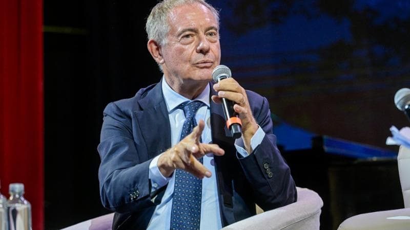 Benzina, Urso: “Pronti a dare un sostegno a famiglie a basso reddito. Raffinerie producano di più”