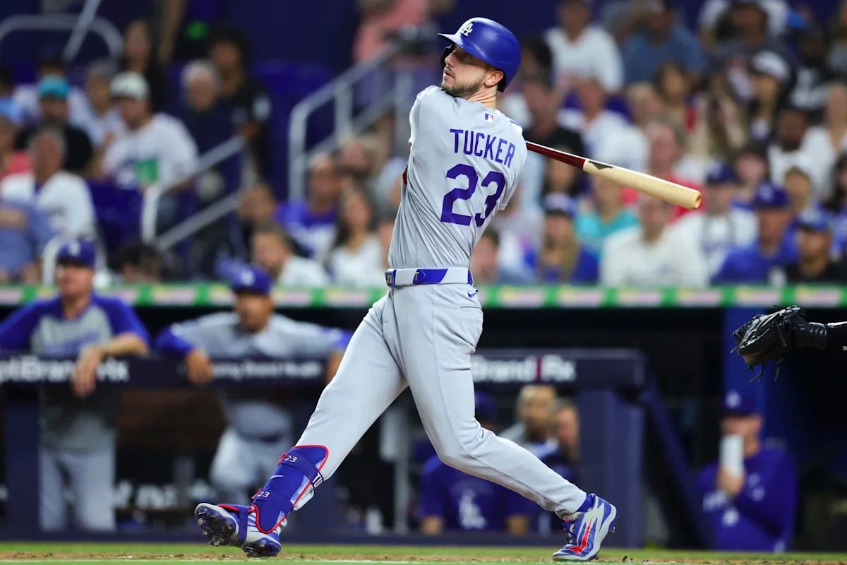 Kyle Tucker’s grand slam powers Dodgers to 8 straight wins