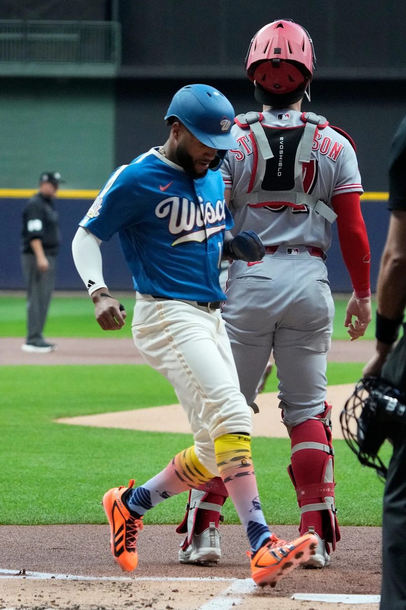Reds roll craps after detour through Las Vegas, routed by Brewers