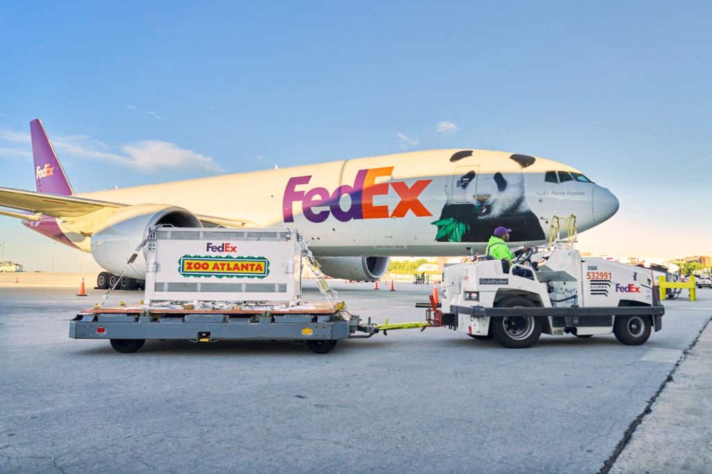 2 giant pandas arrive in Atlanta under a U.S.-China government agreement