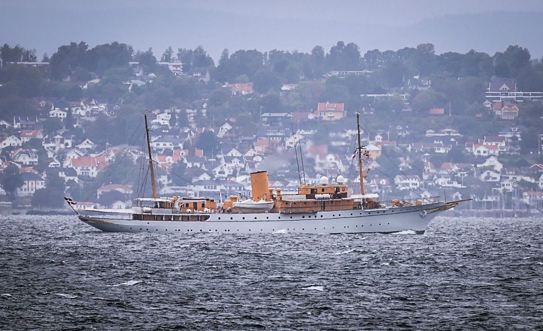 Kong Haralds gravferd: Nå ankommer de første gjestene