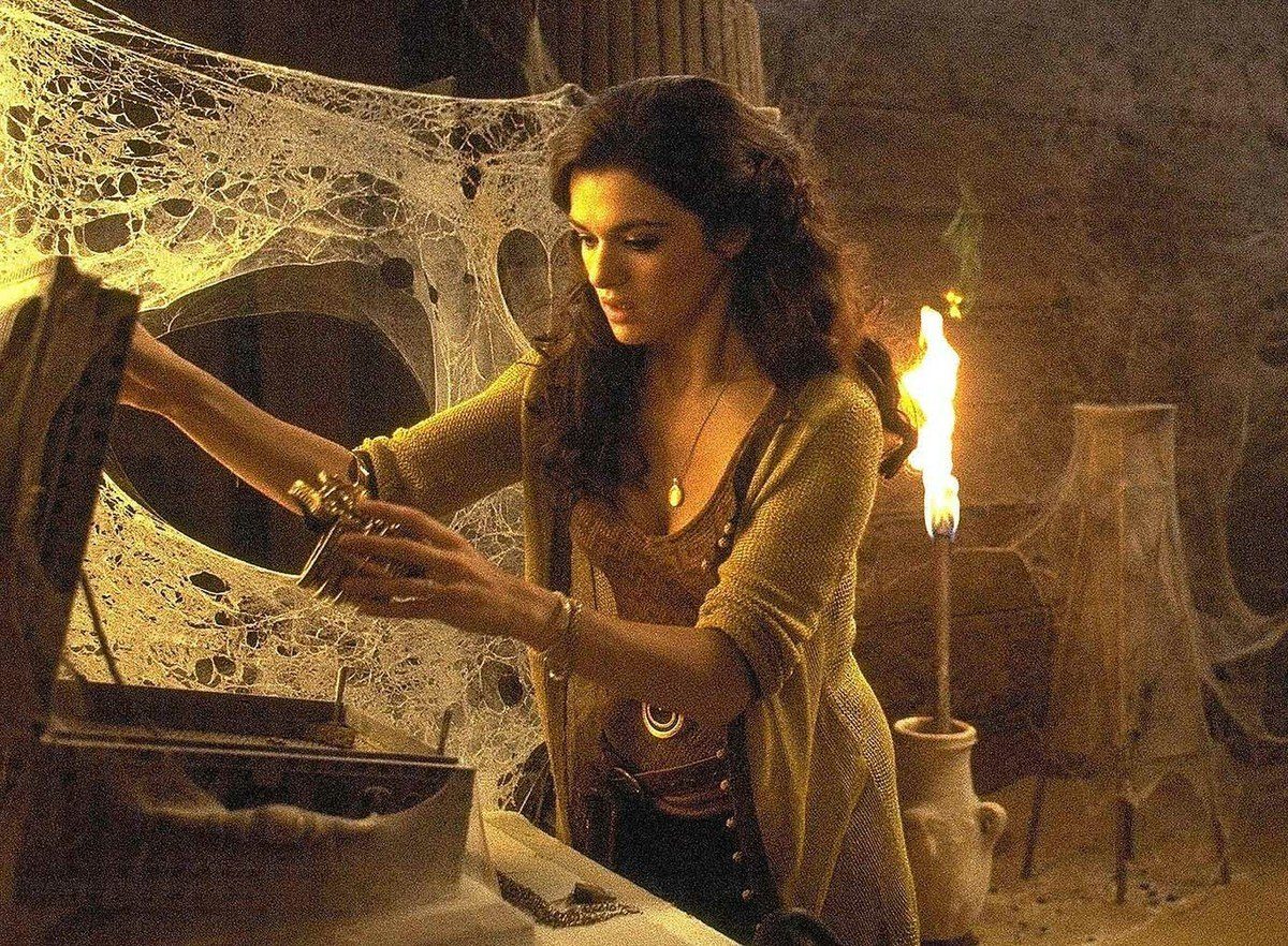 Rachel Weisz znĂłw jako Evelyn. Zobaczcie zdjÄcia z planu nowej "Mumii"