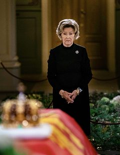 Kongehuset deler nye bilder av dronning Sonja