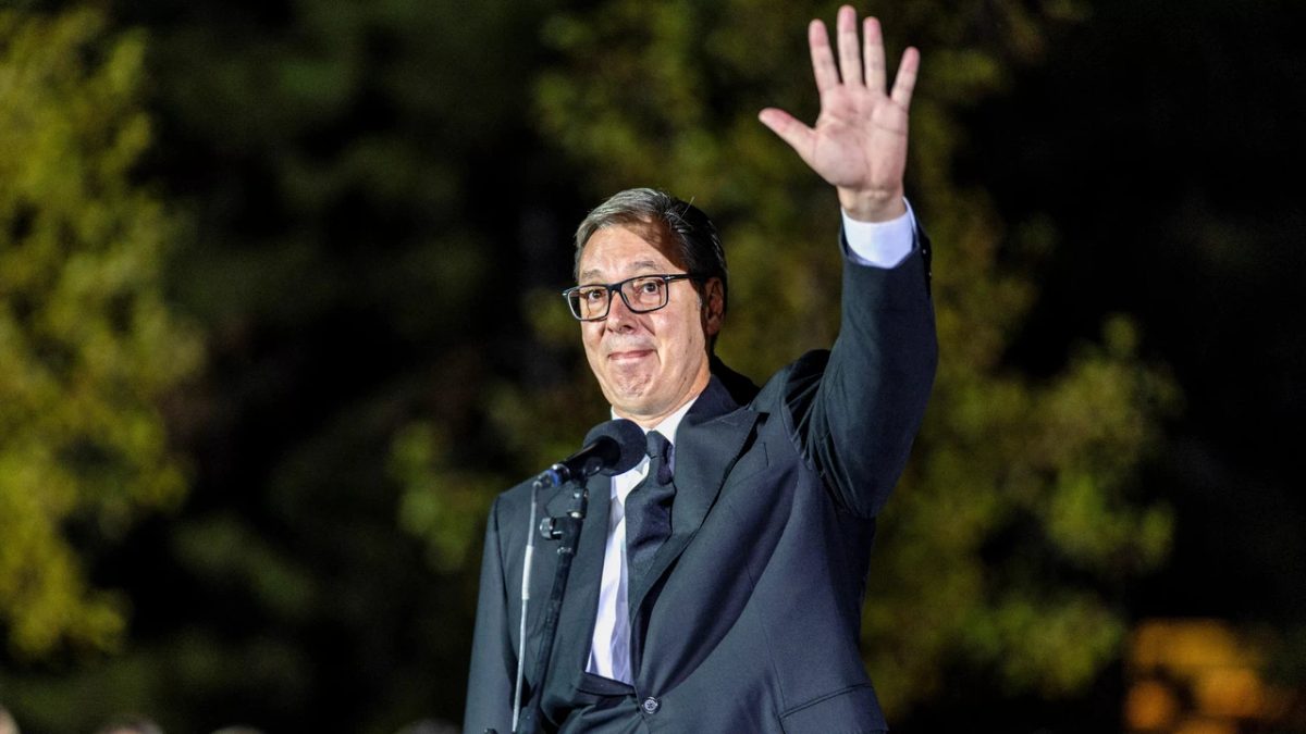Servische president Vucic opgestapt, weg vrij voor verkiezingen